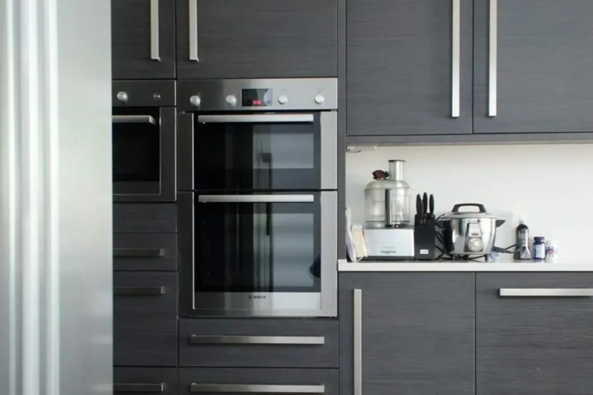 Кухня с серой техникой фото Какие сочетания цветов для кухни будут популярны в 2024 году? Узнайте прямо сейч