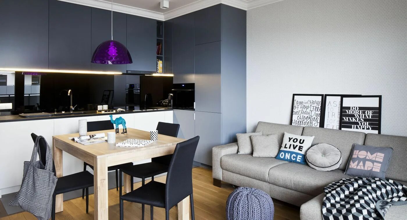 Кухня с серым диваном фото Szara kuchnia: nowoczesna aranżacja kuchni z salonem New living room, Apartment 