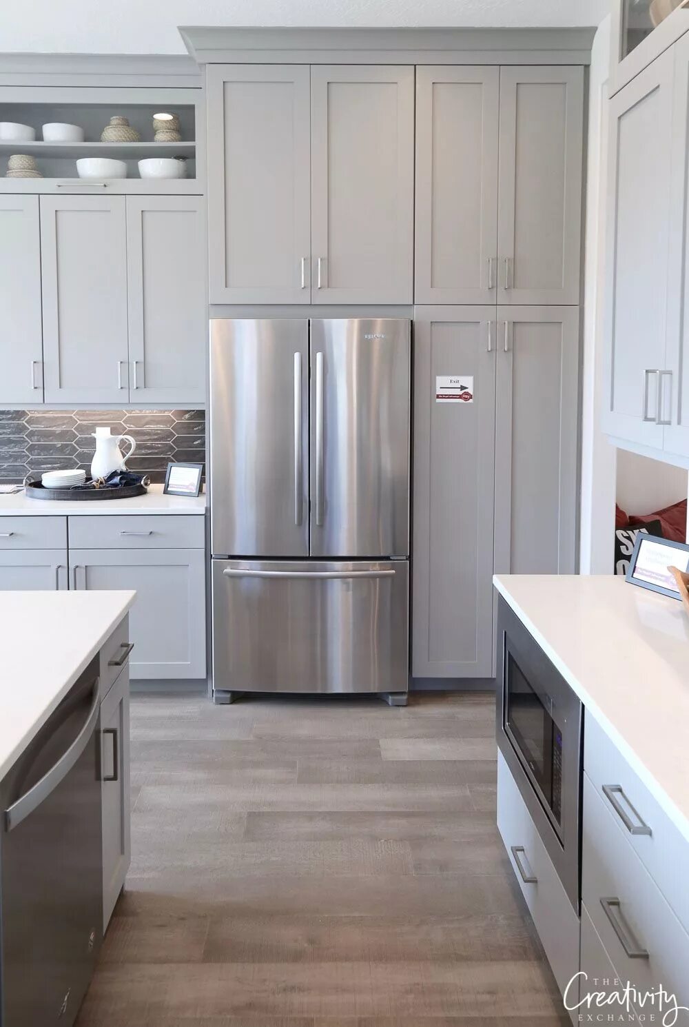 Кухня с серым холодильником фото 2018 Salt Lake City Parade of Homes Recap: Part 2 Grey kitchen cabinets, New kit