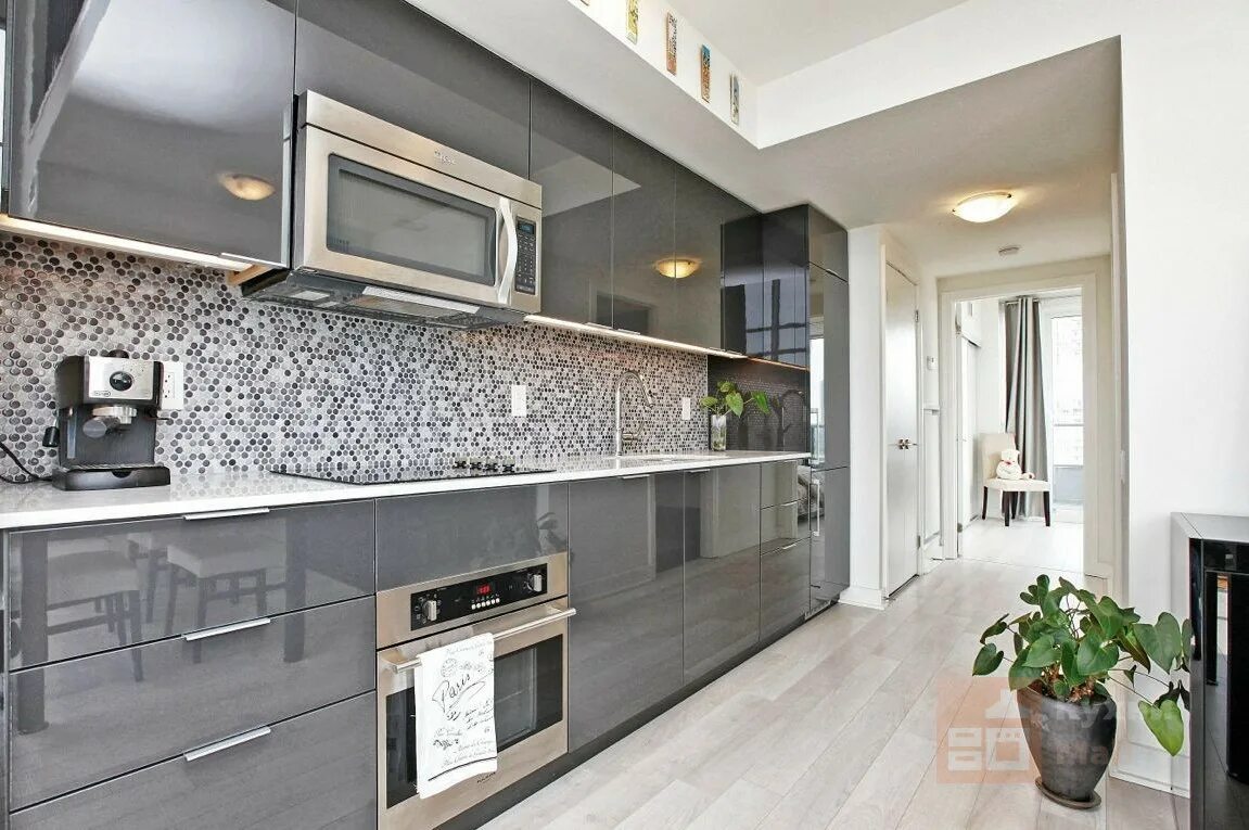 Кухня с серыми обоями дизайн фото Кухни металлик в Москве - Купить на заказ по низкой цене от производителя "Кухни