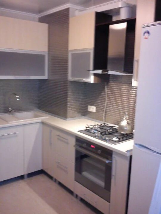 Кухня с шахтой дизайн Нестандартный угол на кухне. Нестандартный угол на кухне. Оригинальный дизайн, н