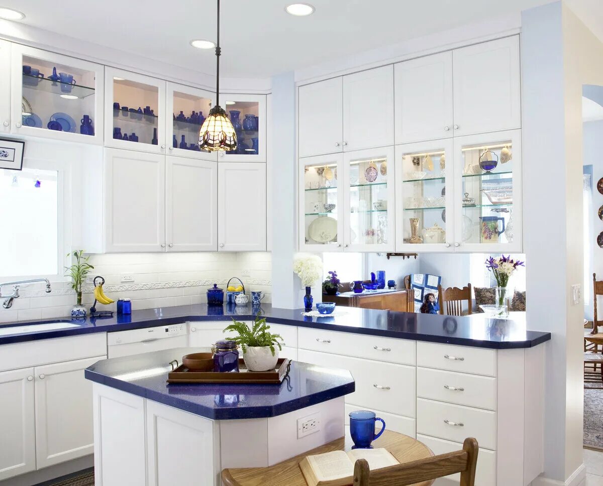 Кухня с синей столешницей фото Белая кухня: какая столешница подойдет? Мир кварца Дзен