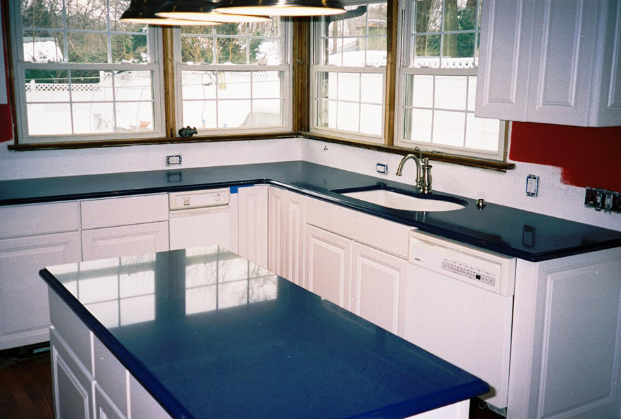 Кухня с синей столешницей фото Blue Quartz Countertops Quartz countertops, Blue quartz countertops, Blue counte