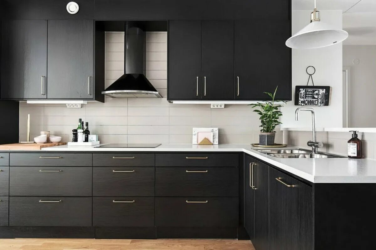 Кухня с темным гарнитуром фото Мебель на заказ в Копейске: 80 мастеров по изготовлению мебели с отзывами и цена