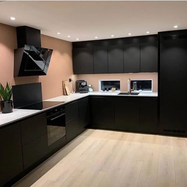 Кухня с темным гарнитуром фото Кухня в черном цвете - CormanStroy.ru