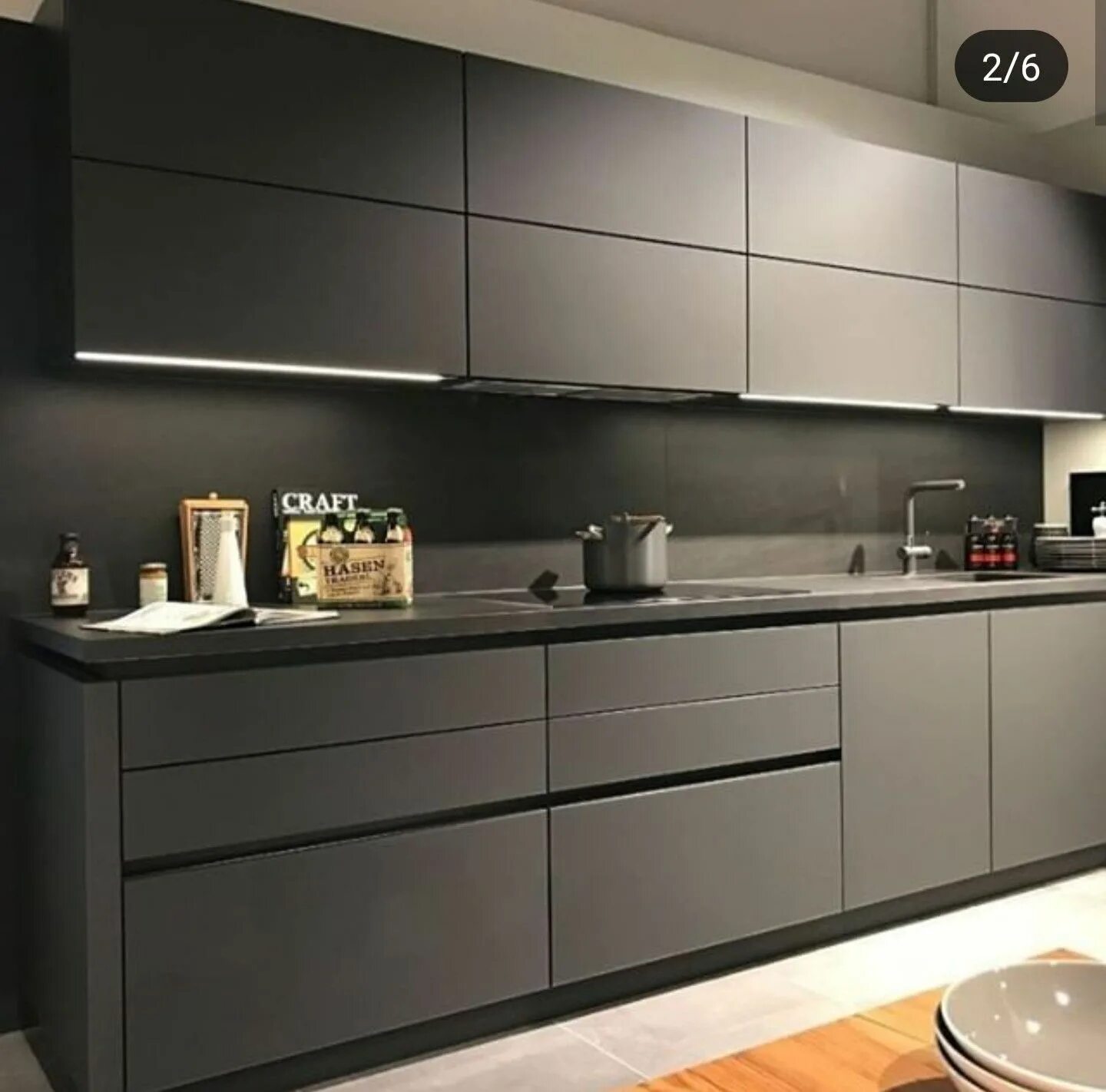 Кухня с темными фасадами фото Pin on Kit Kitchen interior, Modern kitchen interiors, Luxury kitchen cabinets