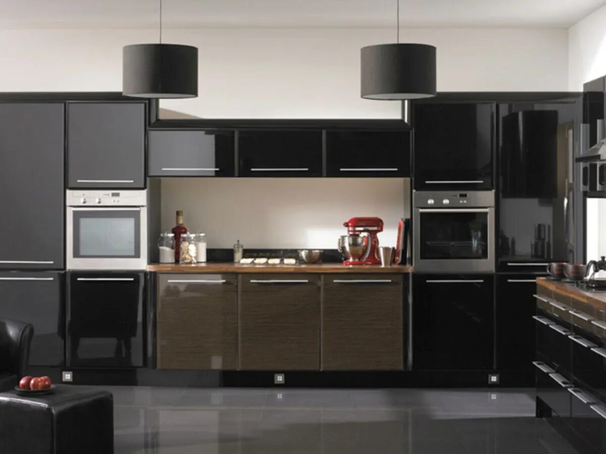 Кухня с темными фасадами фото Кухня Ангелина Кухня с островком длиной 6 метров из пластика за 300 000 руб. - к