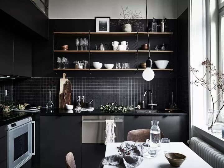 Кухня с темными стенами интерьер Pin de May Lee em Kitchen Cozinhas domésticas, Interior de cozinha, Idéias de de