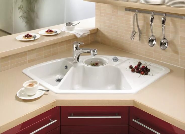 Кухня с угловой мойкой дизайн � � � � � � � � � � � Kitchen sink design, Corner sink kitchen, Modern kitchen d