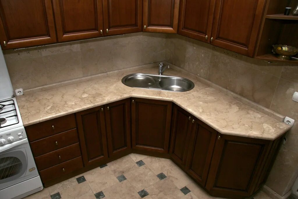 Кухня с угловой столешницей фото Cтолешница из мрамора для кухни: плюсы и минусы