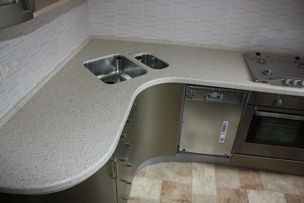 Кухня с угловой столешницей фото Угловая столешница для кухни: без стыков, материалы, выбор и монтаж, советы, фот