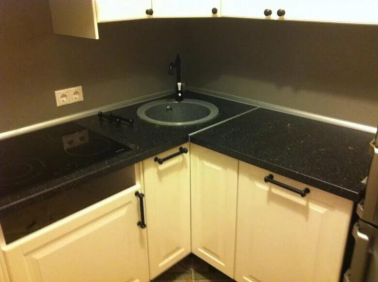 Кухня с угловой столешницей фото Ошибки при планировке кухни. 7kitchen.store Дзен