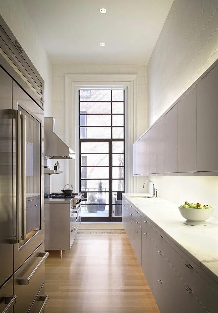 Кухня с узким окном фото 10 Easy Pieces: Remodelista Kitchen Countertop Picks - Remodelista House design,