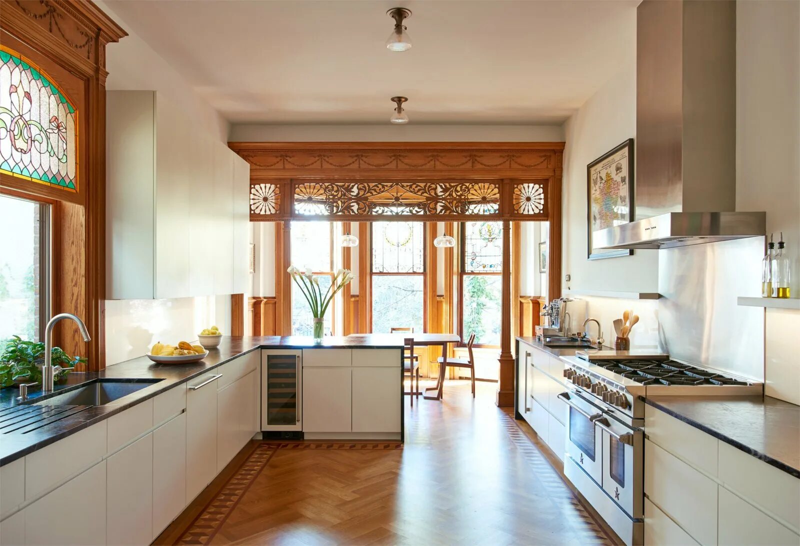 Кухня с витражными окнами фото Photo 15 of 19 in Prospect Park West House by Delson or Sherman Architects - Dwe