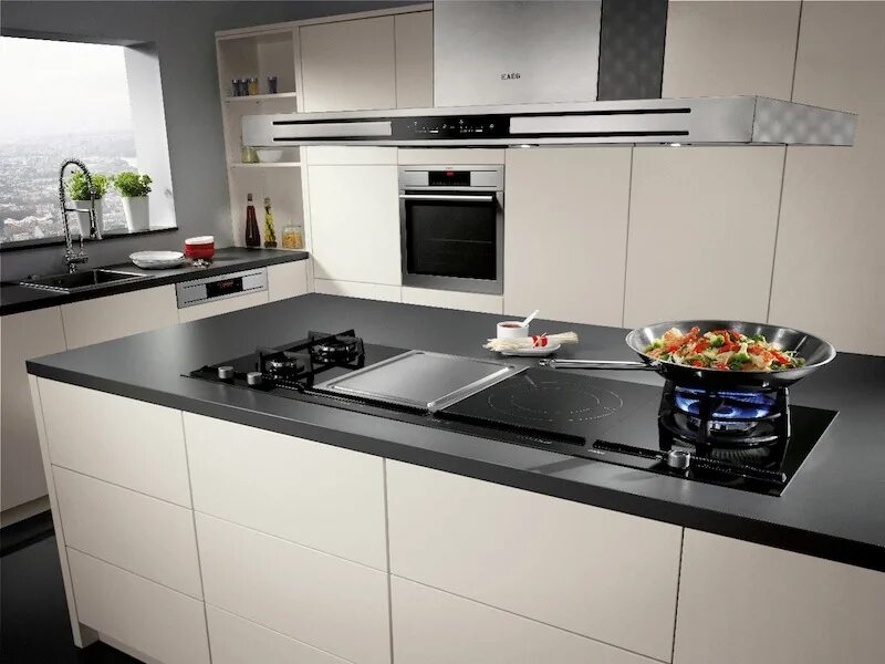 Кухня с встроенной плитой фото Варочная панель AEG HC452600EB в Санкт-Петербурге купите в официальном представи