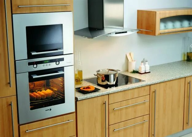 Кухня с встроенной плитой фото Вытяжка Hotpoint-Ariston Hga 9.8 Ad X,Ha - купить, цены, отзывы - ZurMarket.ru