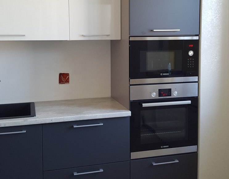 Кухня с встроенной техникой фото Чем лучше отдельно плита, отдельно - духовка? Или я чего-то недопонимаю? 1 - Кон