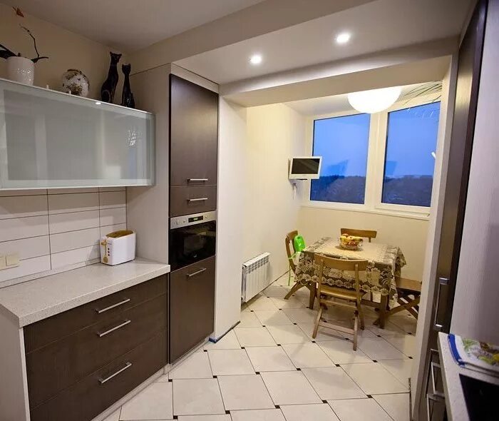 Кухня с выходом на балкон дизайн фото Объединение лоджии с кухней HeatProf.ru