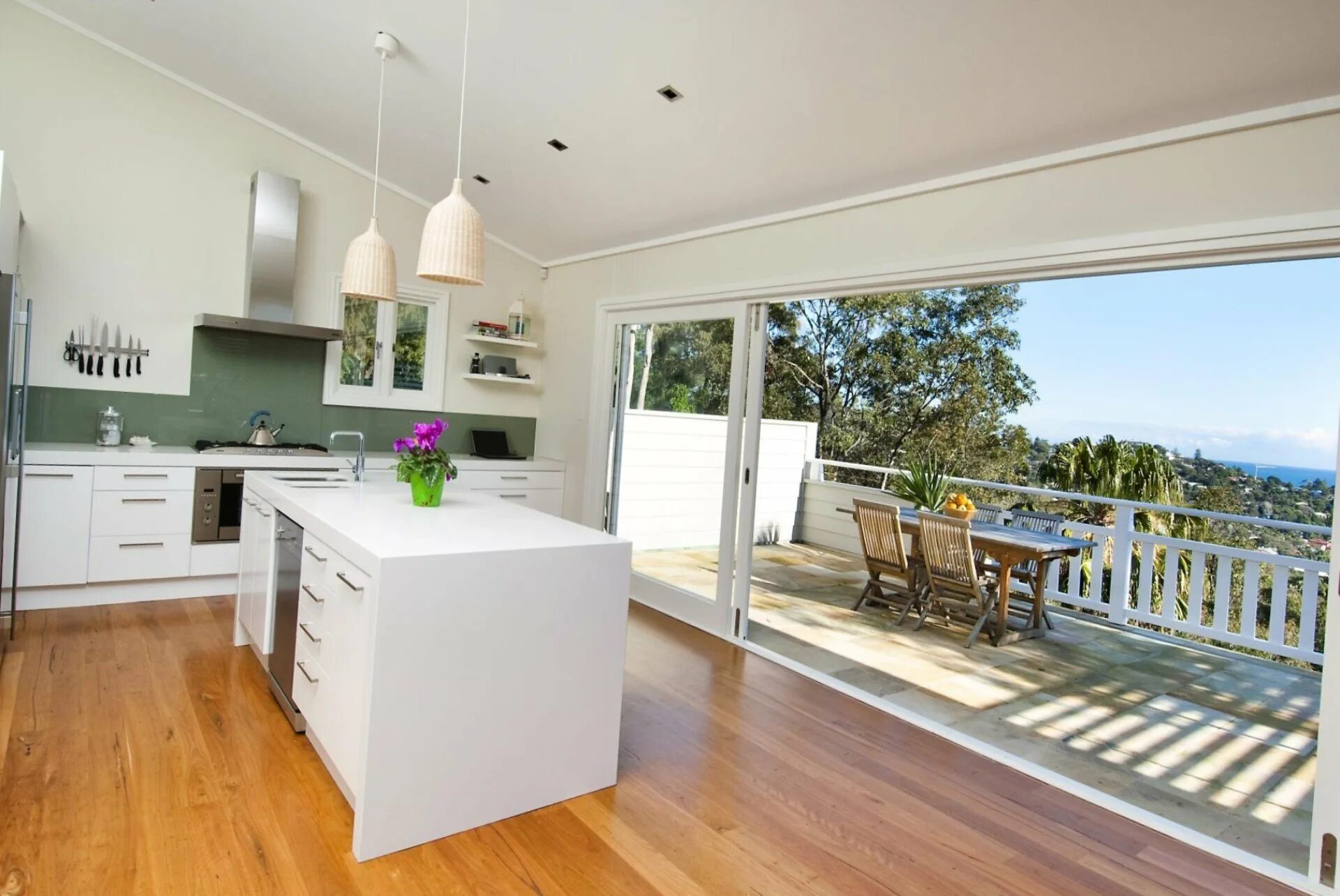 Кухня с выходом на террасу фото Кухня столовая с выходом на террасу - Гранд Проект Декор.ру