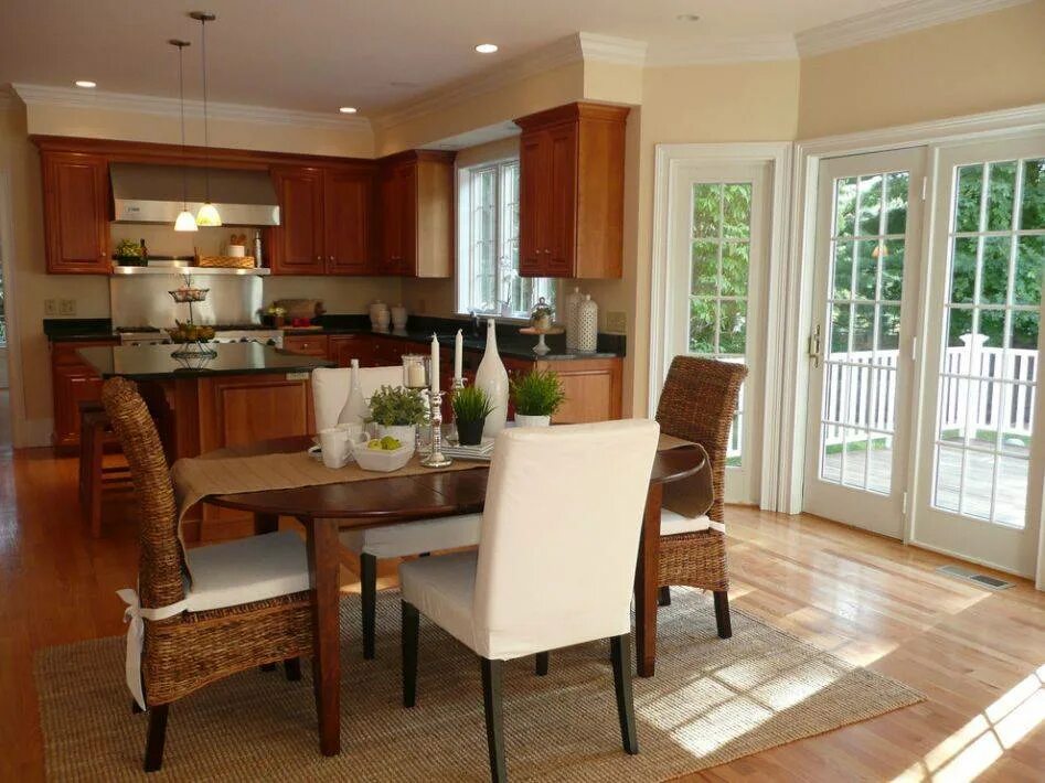 Кухня с выходом на террасу фото Кухня гостиная с верандой