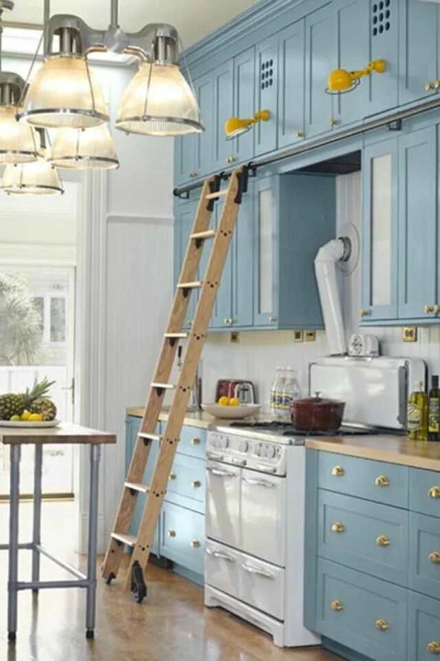 Кухня с высоким потолком фото 50 Modern Kitchen Ideas You’ll Fall In Love With. Farmhouse style kitchen cabine