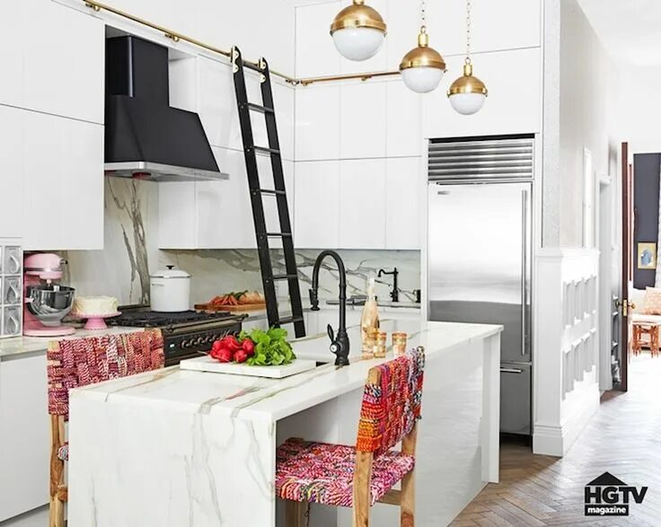 Кухня с высокими потолками дизайн фото Kitchen Ladder Ideas - Transitional - kitchen - HGTV Genevieve gorder, Voor het 