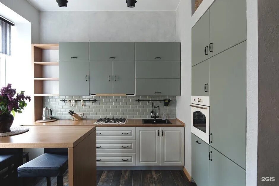 Кухня с высокими потолками дизайн фото Столплит, мебельный салон, Марата улица, 8 к2, Ульяновск - 2ГИС