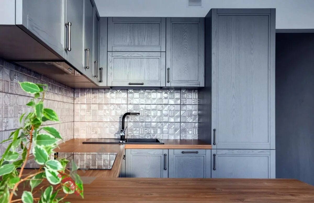 Кухня серая панель фото Кухня неоклассика № 001