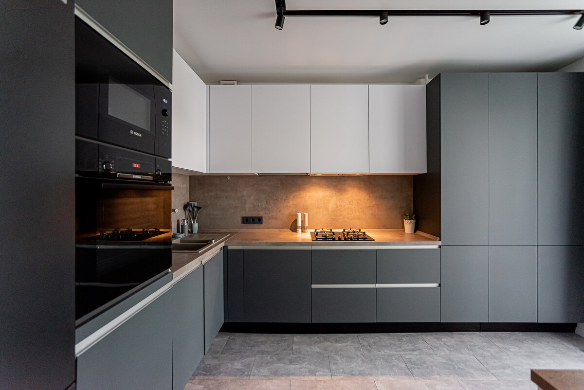 Кухня серая прямая фото Серая кухня - не сдающий позиции тренд. ШЕФ КУХНИ Дзен