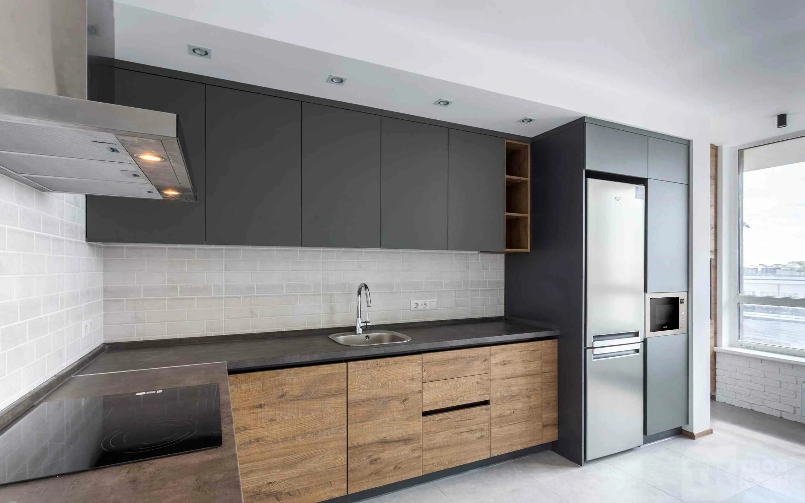 Кухня серая с деревом фото Фасады под дерево для кухни