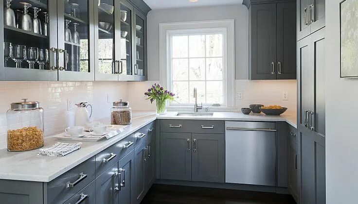 Кухня серая с каким фото Tour a Home That Checks All Our Favorite Design Trend Boxes Grey kitchen designs