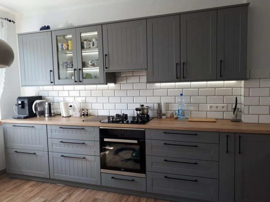 Кухня серая столешница под дерево фото Деревянная столешница для кухни - гид по выбору и 50 фото