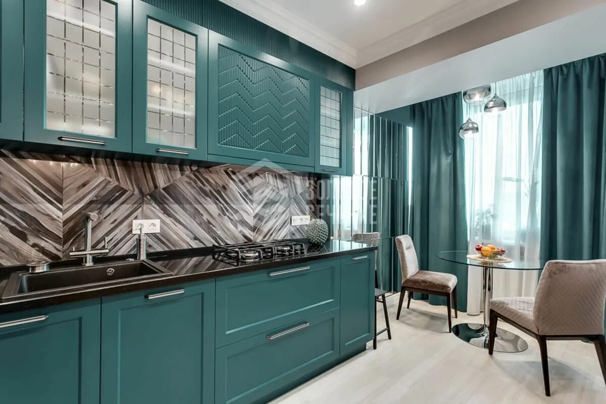 Кухня серо бирюзовая фото в интерьере бирюзовая кухня Green kitchen cabinets, Black countertops, Green kitchen