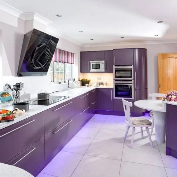 Кухня серо фиолетовая фото Сочетание цвета баклажан в интерьере кухни - фото