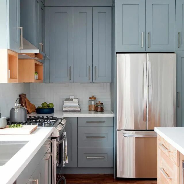Кухня серо голубого цвета фото Кухни: цвет синий Home depot kitchen, Kitchen cabinet design, Kitchen remodel