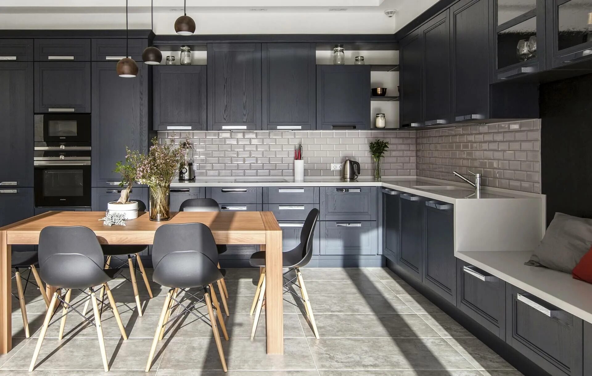 Кухня серо коричневая фото Серая кухня в интерьере: как ее выбрать и с чем сочетать