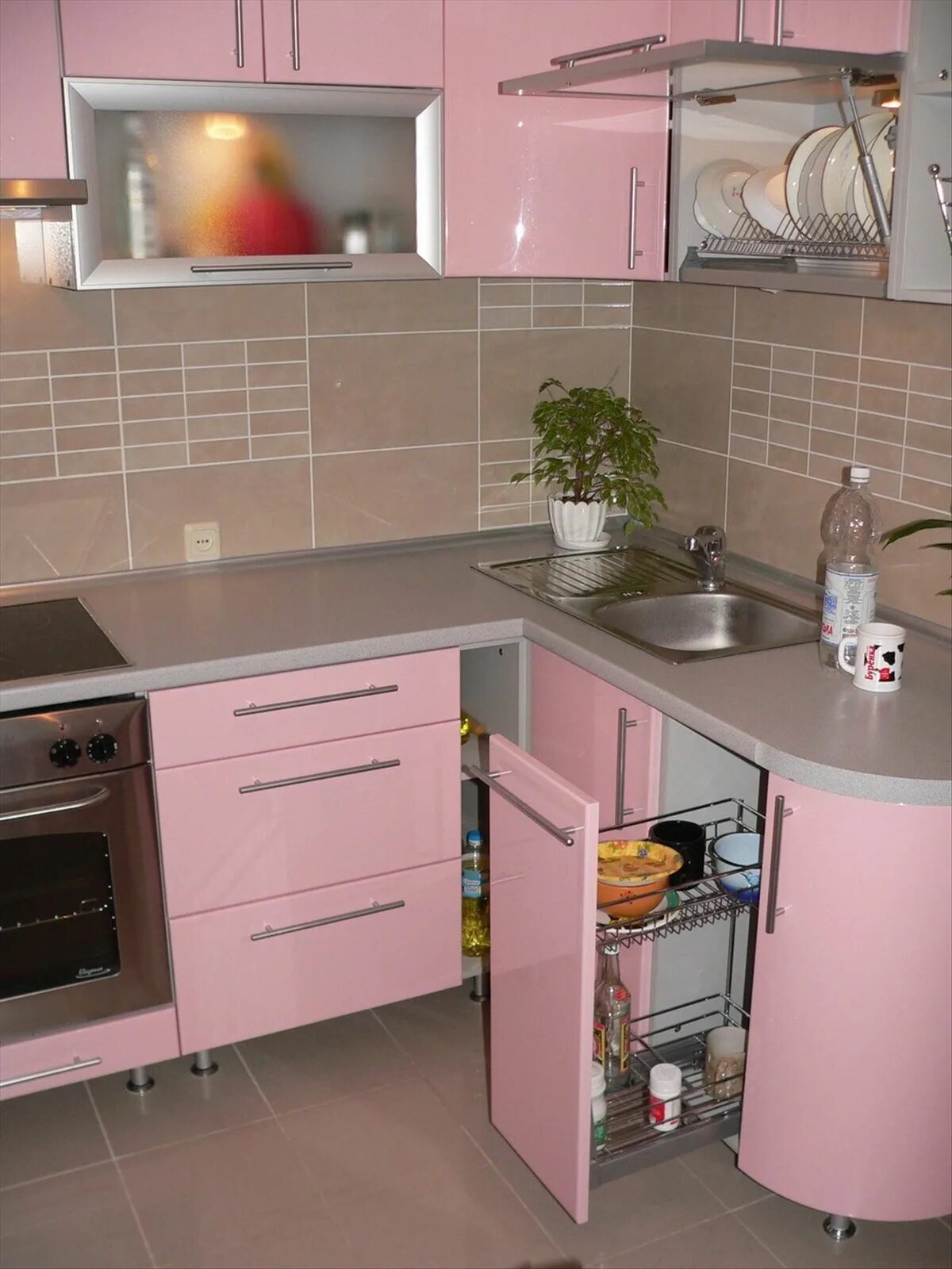 Кухня серо розовая фото Кухня розовая с серым угловая фото Original-Mebel.ru