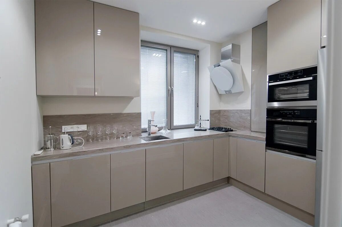 Кухня серый кашемир в интерьере фото Кухня Alvic Lux