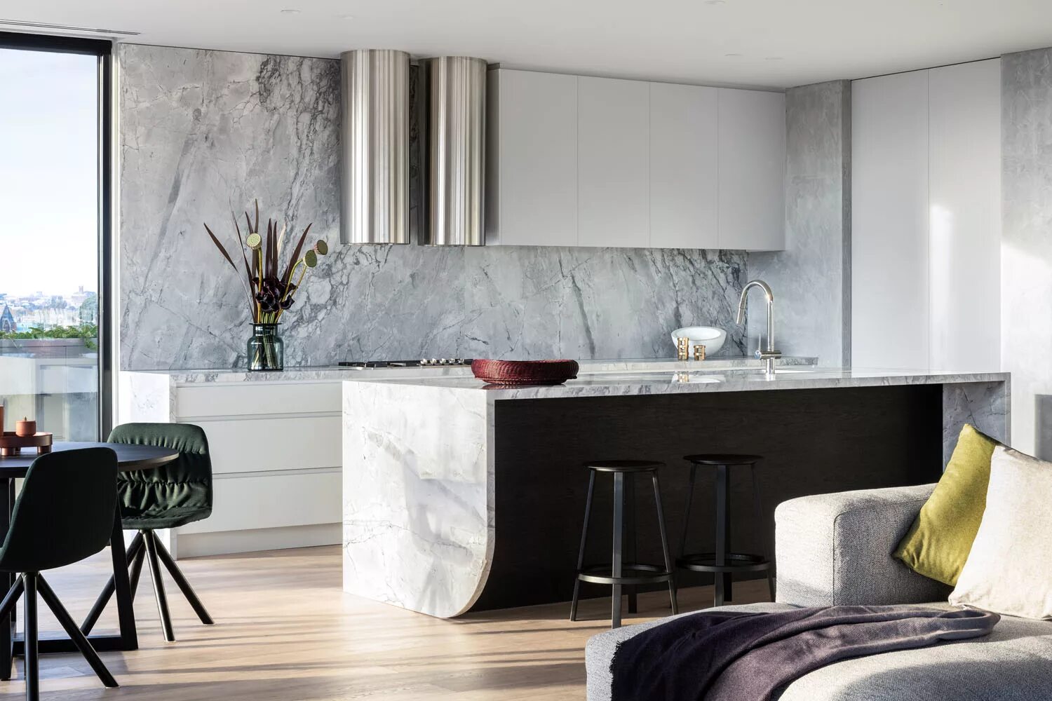 Кухня серый мрамор в интерьере Серый мрамор на стену: найдено 90 картинок