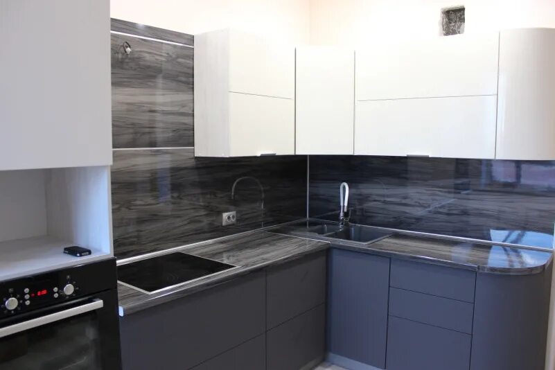 Кухня серый низ белый верх фото Кухня Графит. Фото выполненного проекта