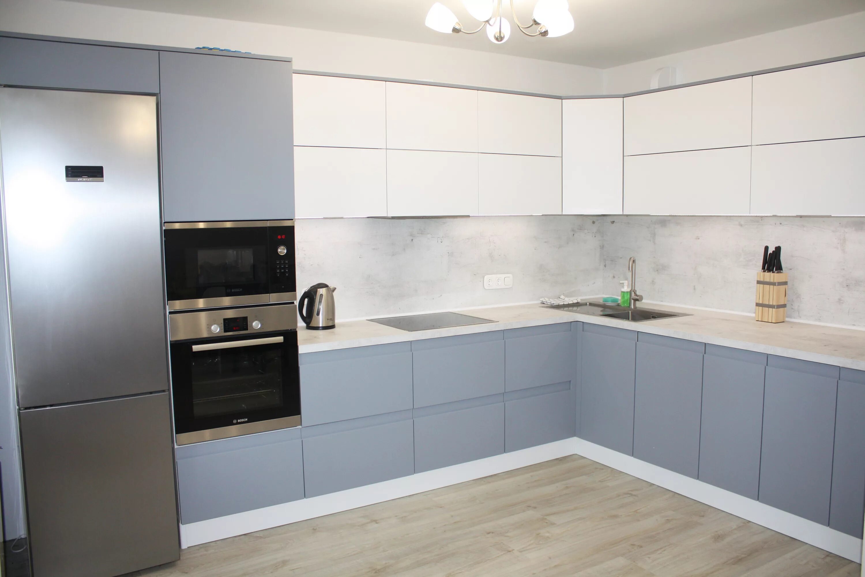 Кухня серый низ фото Армарио, ателье мебели в Томске - отзыв и оценка - julcarim