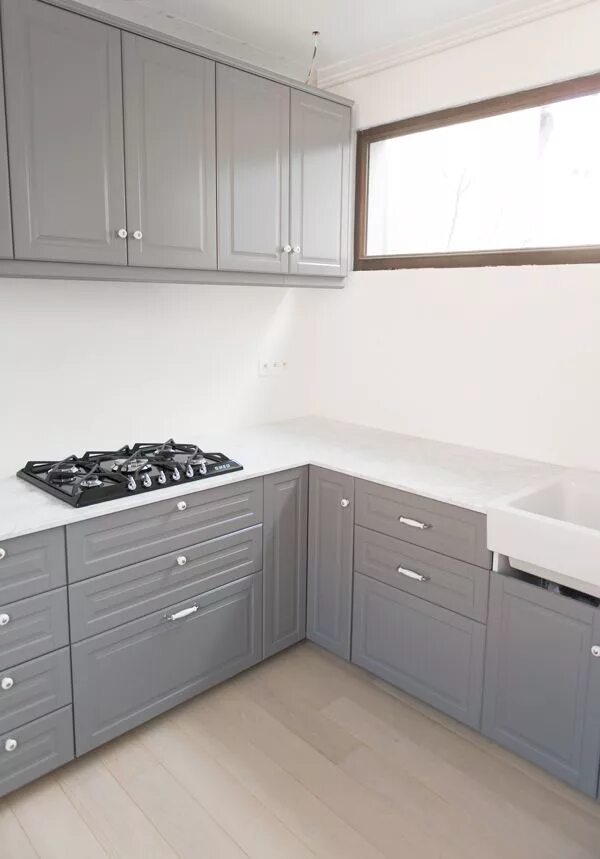 Кухня серый низ фото woonblog Keuken grijs, Huisstijl, Keuken idee