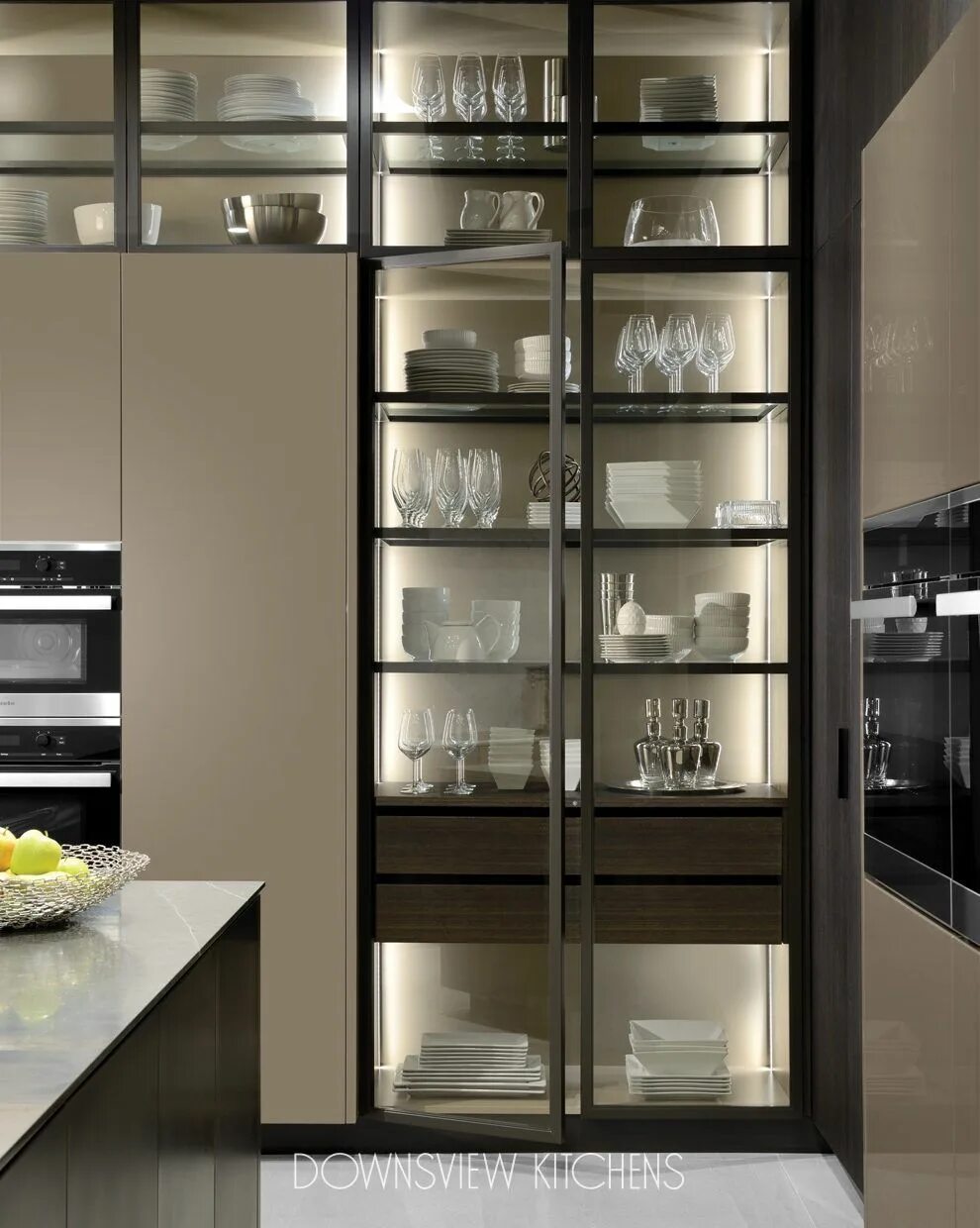Кухня шкаф со стеклом фото Pin by One Swanky Shop on Me the future Modern kitchen cabinets, Custom kitchen 