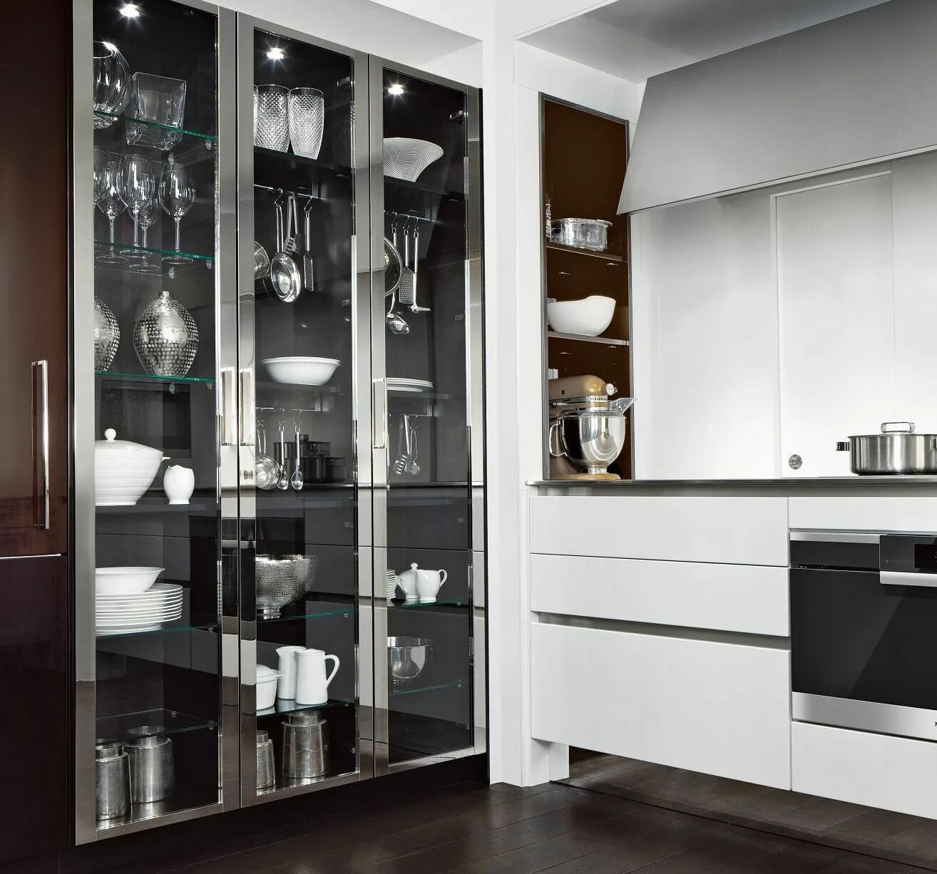 Кухня шкаф со стеклом фото Bildergebnis für siematic beaux arts Living room display cabinet, Above kitchen 