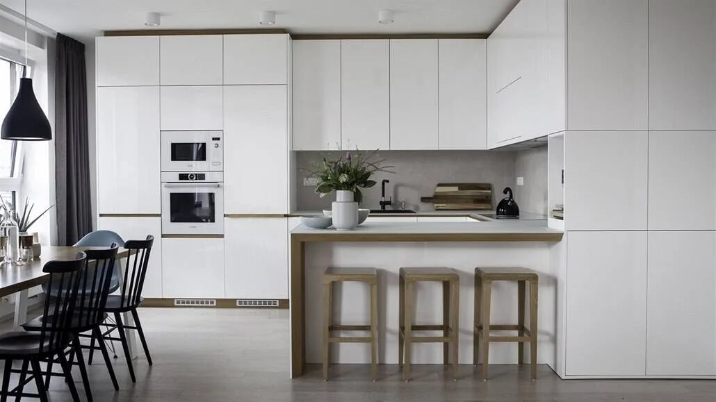 Кухня шкафы под потолок фото в интерьере Размещаем шкафы на верхнем ярусе кухни: важные моменты