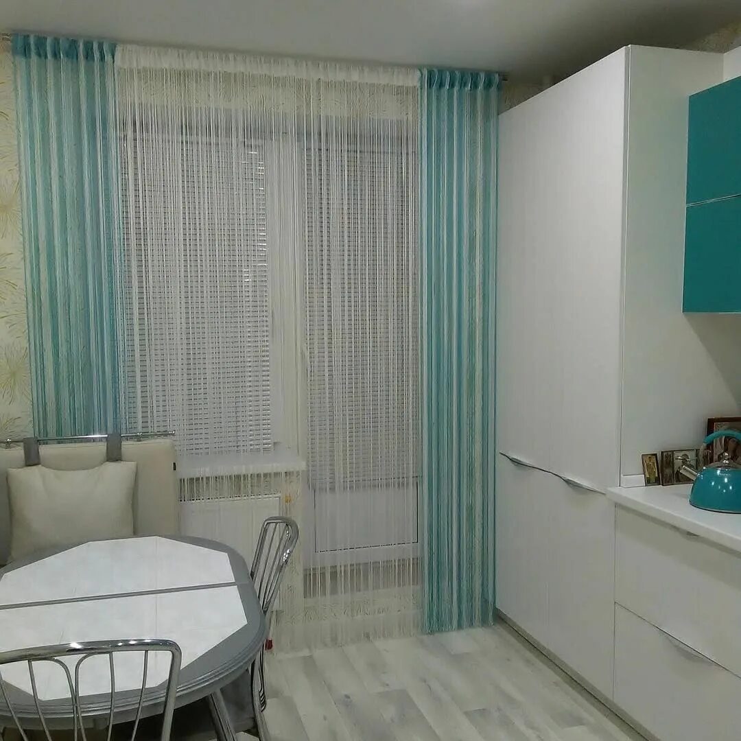 Кухня шторы бирюзовые фото Кисея на кухне дизайн - 84 фото