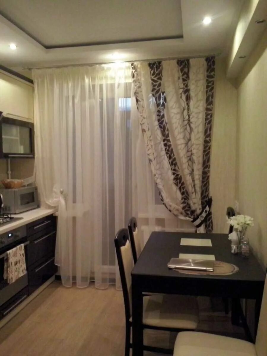 Кухня шторы фото в квартире Тюль на кухню: плюсы и минусы, разновидности, реальные фото примеры