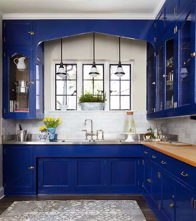 Кухня синим гарнитуром фото Кухня в синем цвете Kitchen interior, Blue kitchen cabinets, Kitchen remodel