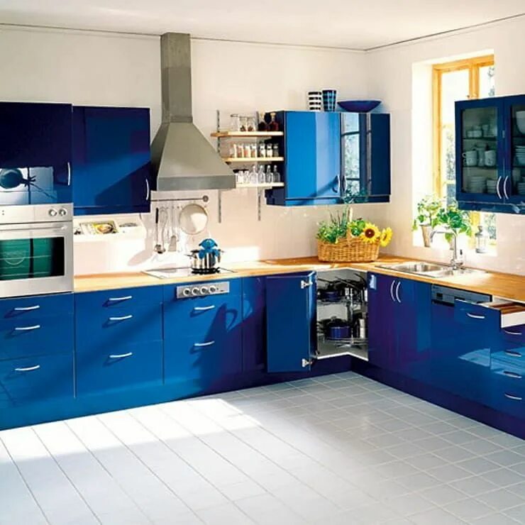 Кухня синим гарнитуром фото 8 smart storage ideas for L-shaped kitchens homify Blue kitchen decor, Kitchen c