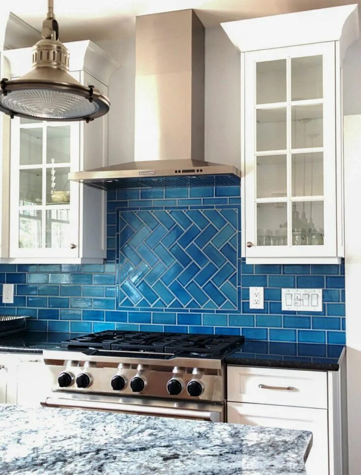 Кухня синий фартук фото Ocean-Inspired Tile Backsplash Trendy kitchen backsplash, Blue tile backsplash k